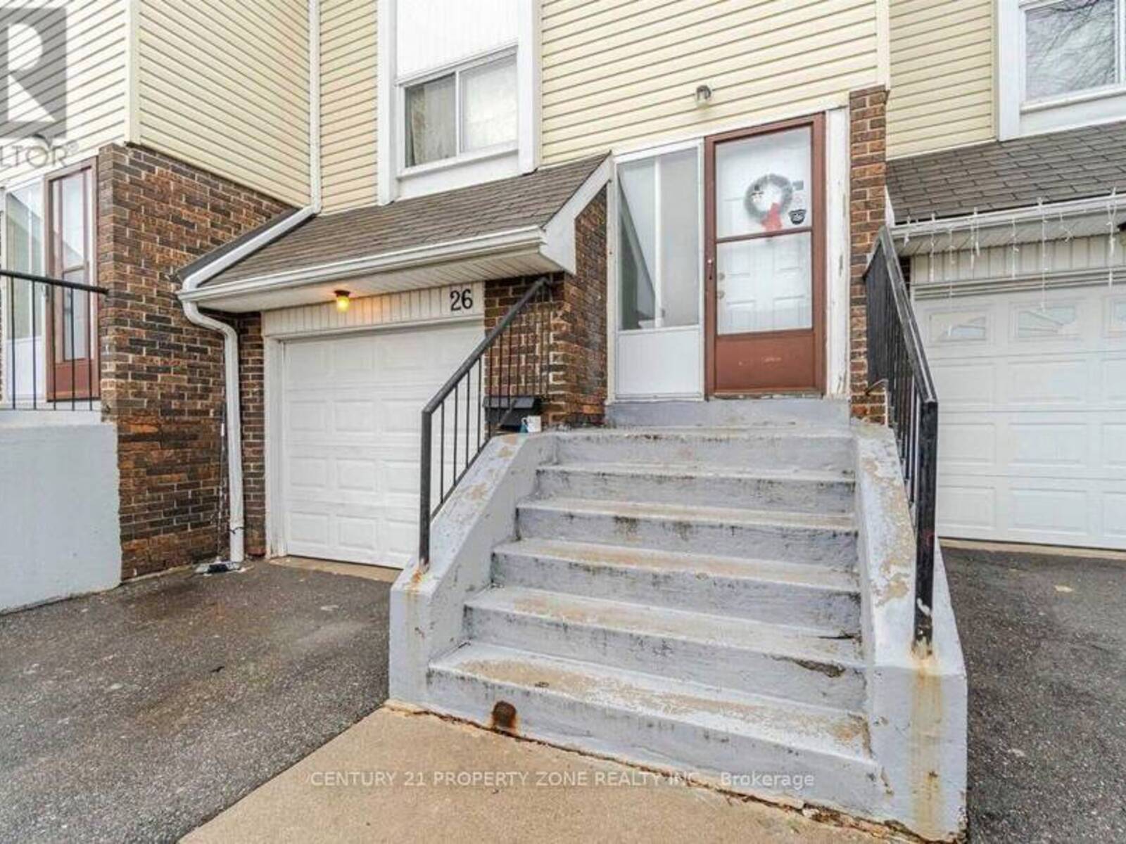 26 SANDRINGHAM COURT, Brampton, Ontario L6T 3Z3