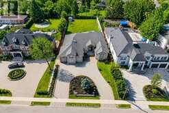 16 BOYLE DRIVE | Richmond Hill Ontario | Slide Image Two
