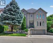 33 MUNRO BOULEVARD | Toronto Ontario | Slide Image One
