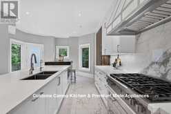 33 MUNRO BOULEVARD | Toronto Ontario | Slide Image Eighteen