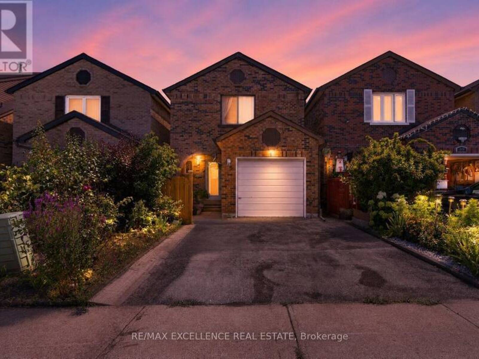 91 WOOLENSCOTE CIRCLE, Toronto, Ontario M9V 4R6