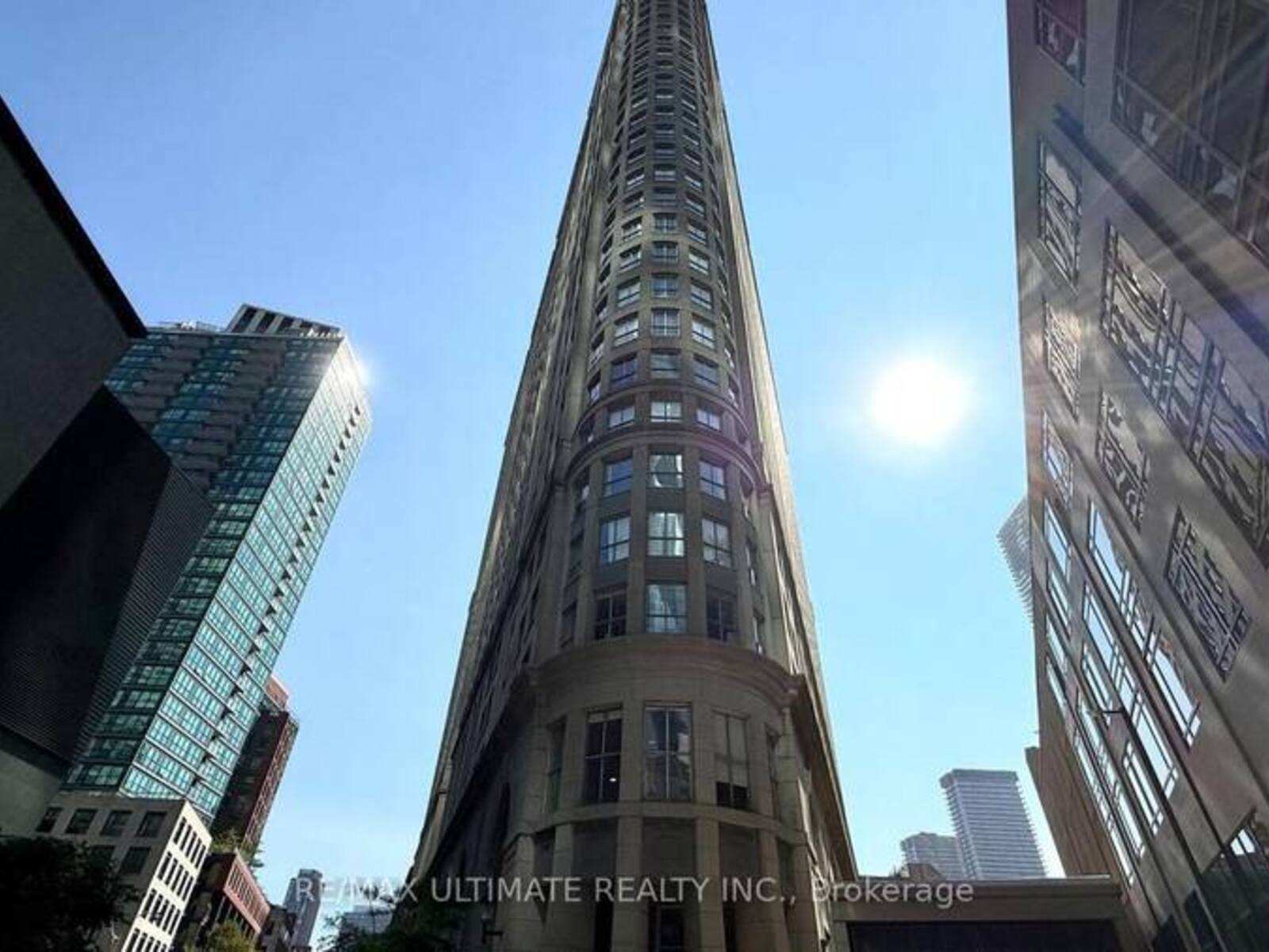 913 - 25 THE ESPLANADE, Toronto, Ontario M5E 1W5