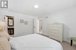 49 FALLING LEAF COURT | Aurora Ontario | Slide Image Thirty-one