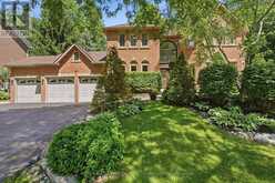 49 FALLING LEAF COURT | Aurora Ontario | Slide Image One