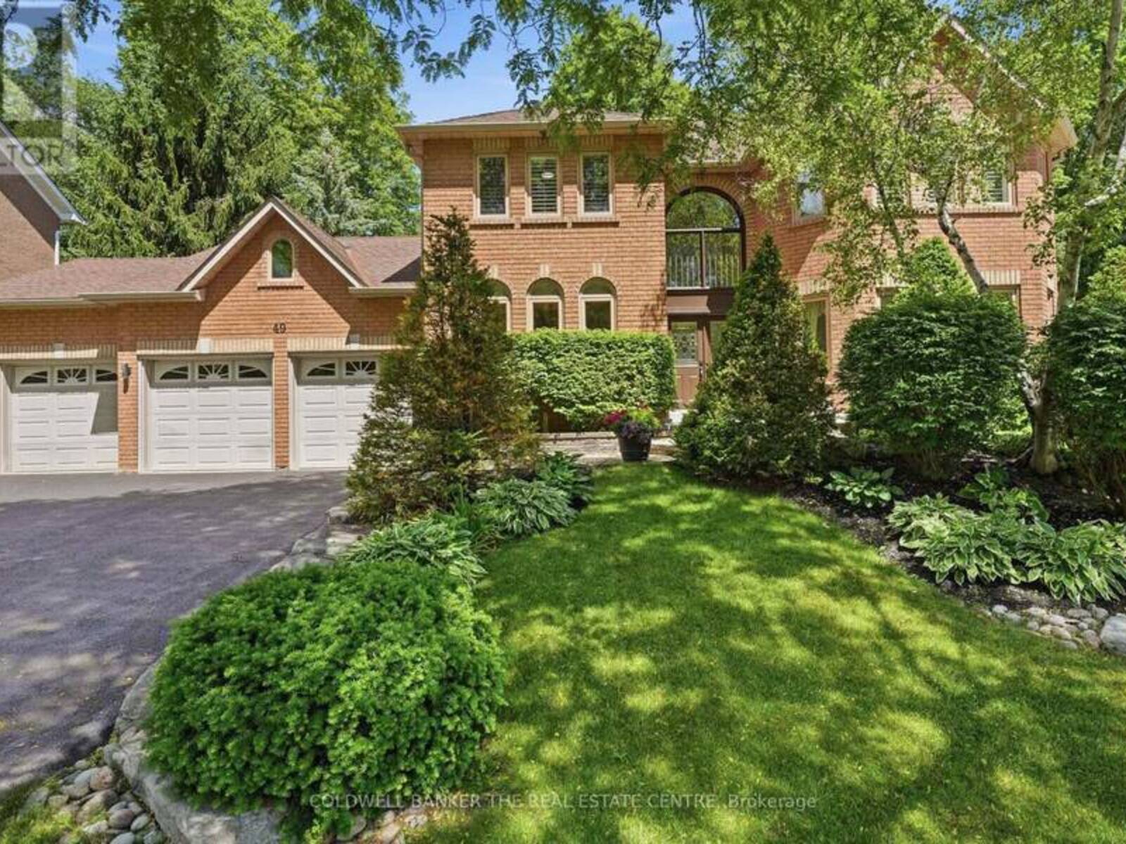49 FALLING LEAF COURT, Aurora, Ontario L4G 6K6