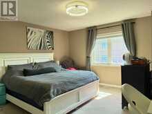350 GILPIN DRIVE | Newmarket Ontario | Slide Image Seven