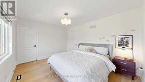 19 HEANEY COURT | Aurora Ontario | Slide Image Thirty