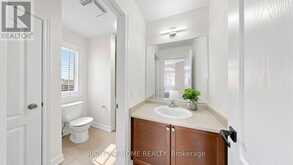 19 HEANEY COURT | Aurora Ontario | Slide Image Thirty-six