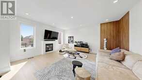 19 HEANEY COURT | Aurora Ontario | Slide Image Nine