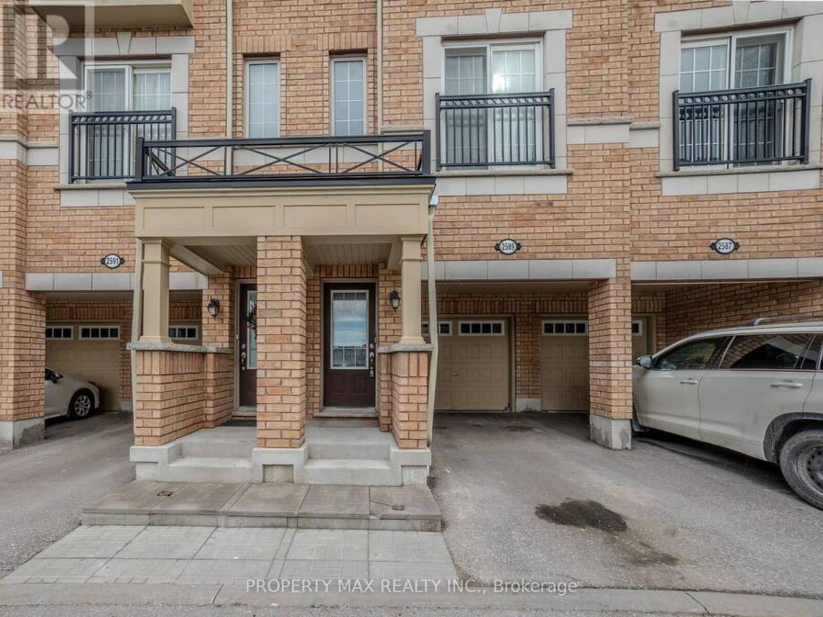 2589 BROMUS PATH, Oshawa, Ontario L1L 0K7