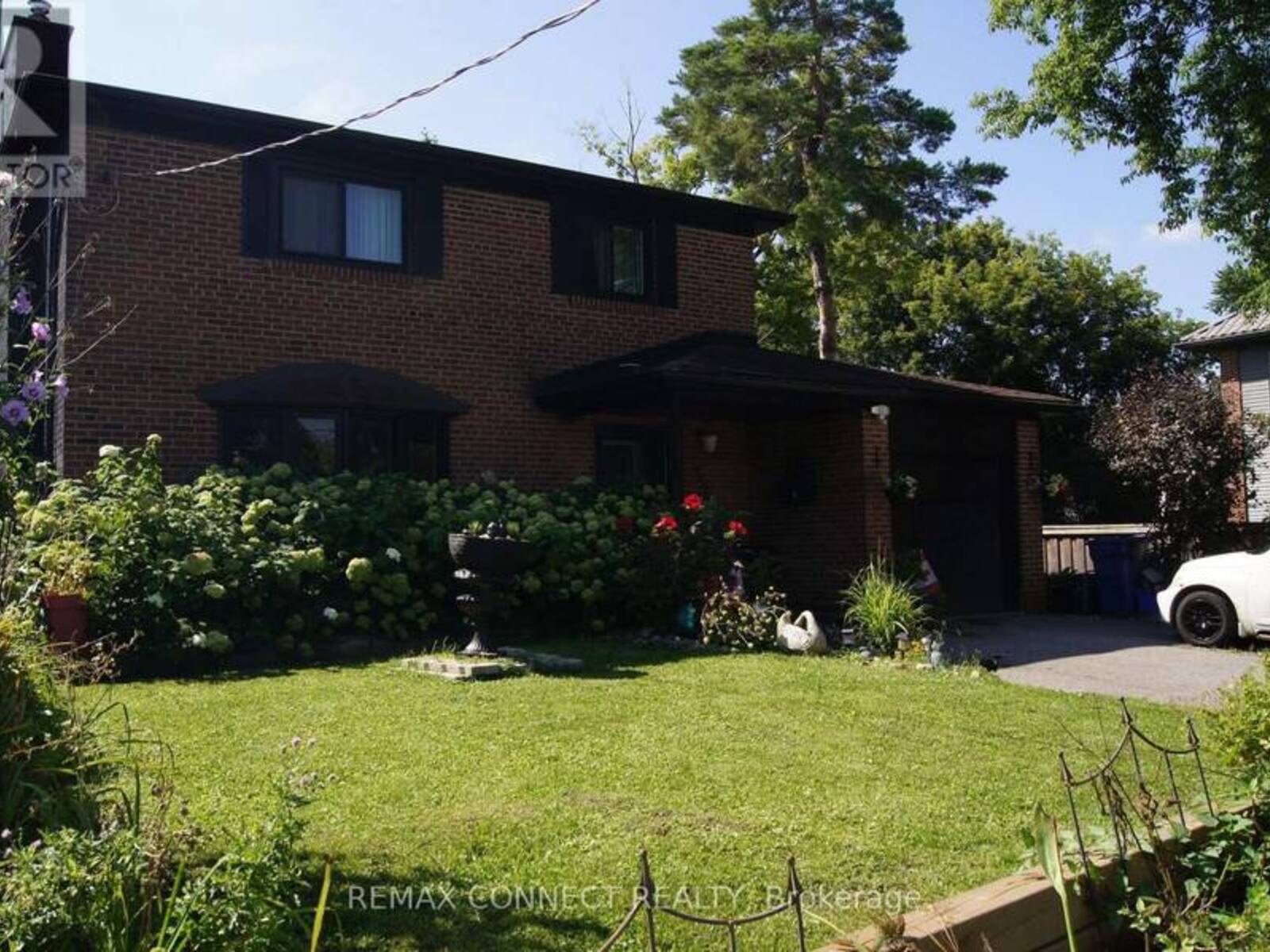 750 GORHAM STREET, Newmarket, Ontario L3Y 1L6