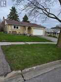 405 DIXON BOULEVARD | Newmarket Ontario | Slide Image One