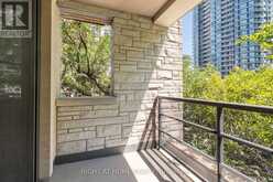 TH1 - 500 DORIS AVENUE | Toronto Ontario | Slide Image Forty-three