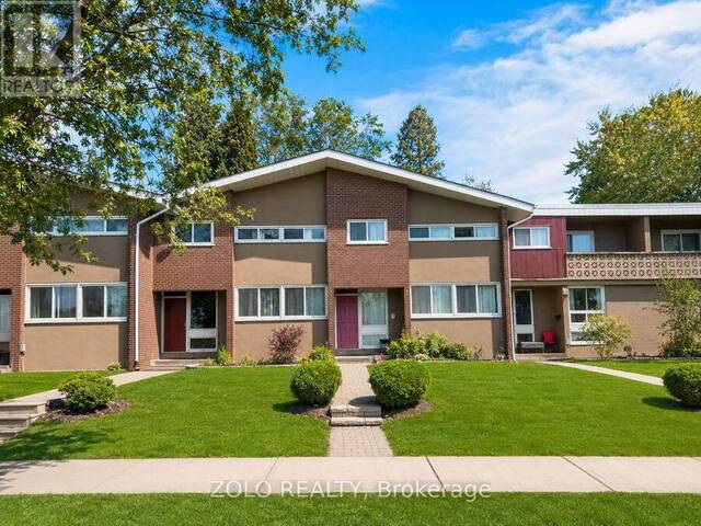 16 - 3250 THE CREDIT WOODLANDS Mississauga Ontario, L5C 2J6 - 5 Bedrooms Condo For Sale