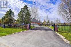 49 RED OAK CRESCENT | Oro-Medonte Ontario | Slide Image Three