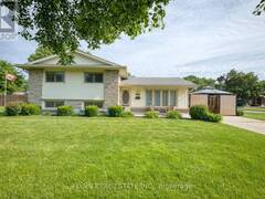 8968 BANTING AVENUE Niagara Falls Ontario, L2G 6Z9