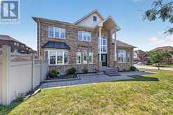 824 BLACK CHERRY DRIVE | Oshawa Ontario | Slide Image Four