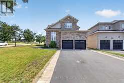 824 BLACK CHERRY DRIVE | Oshawa Ontario | Slide Image Five