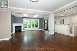 61 GRENVIEW BOULEVARD N | Toronto Ontario | Slide Image Eight