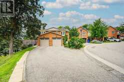 563 TARA HILL CIRCLE | Aurora Ontario | Slide Image One