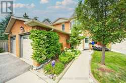 563 TARA HILL CIRCLE | Aurora Ontario | Slide Image Four