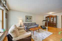 608 RUPERT AVENUE | Whitchurch-Stouffville Ontario | Slide Image Four