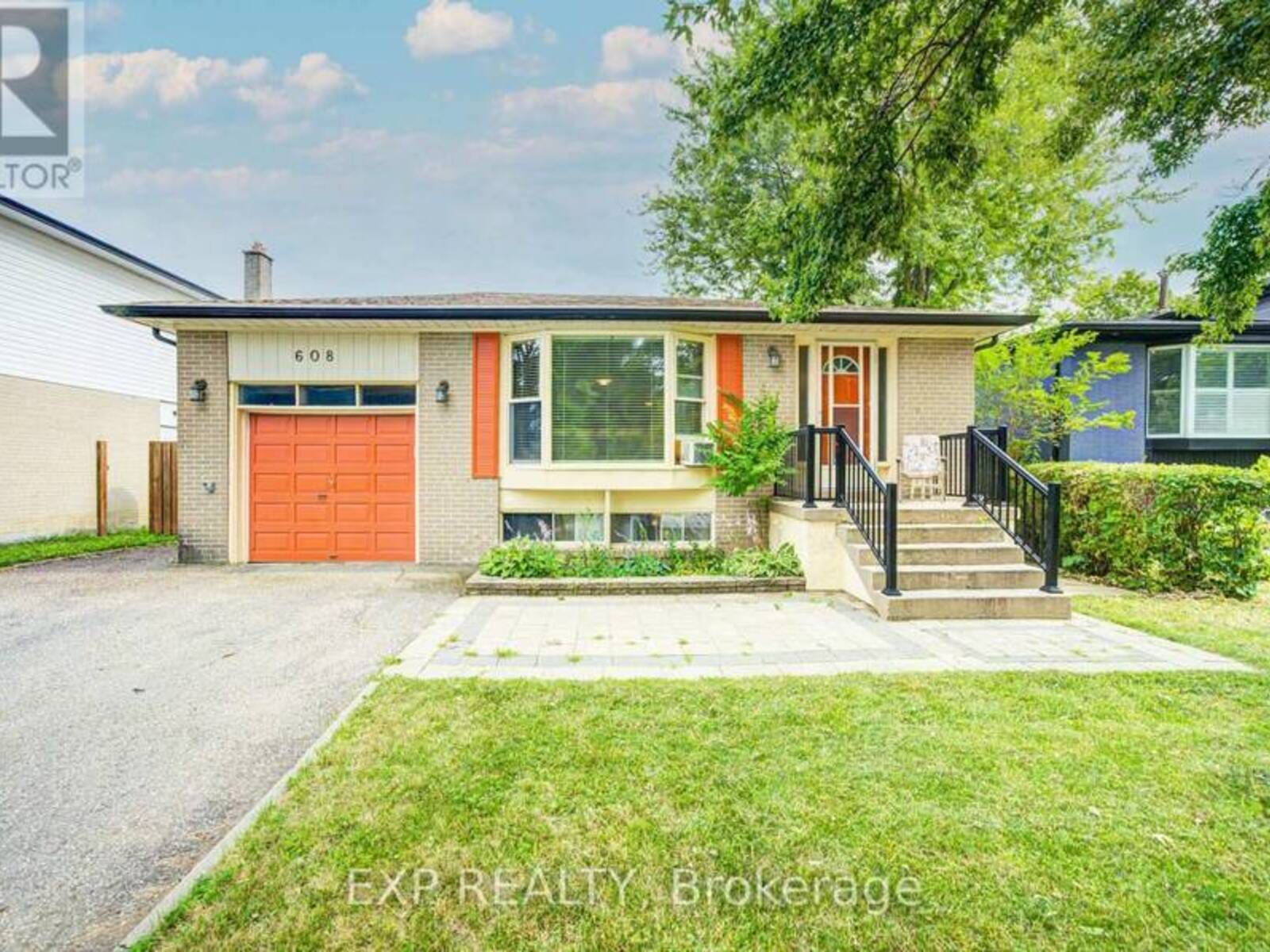 608 RUPERT AVENUE, Whitchurch-Stouffville, Ontario L4A 1W1