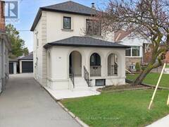 90A BICKNELL AVENUE Toronto Ontario, M6M 4G7