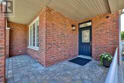 9 GRAND OAK DRIVE | Richmond Hill Ontario | Slide Image Four