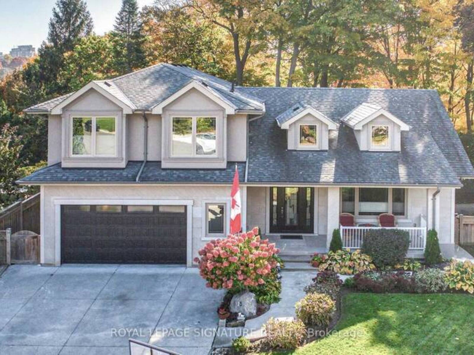 15 SULKARA COURT, Toronto, Ontario M4A 2G8