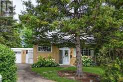 88 SABRINA DR DRIVE | Toronto Ontario | Slide Image Three