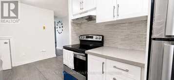 308 - 40 SUNNY GLENWAY | Toronto Ontario | Slide Image Four