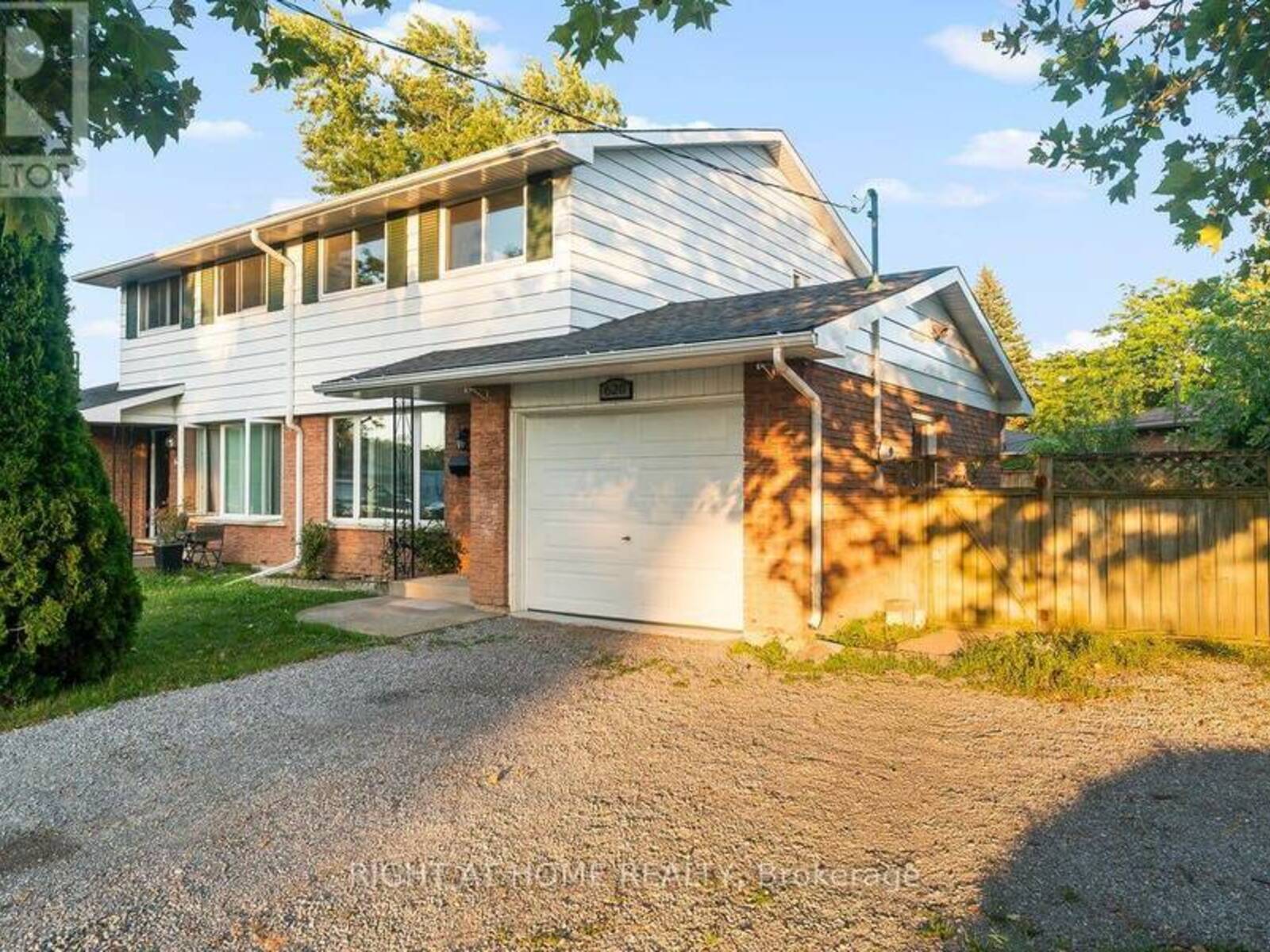 620 CARLTON STREET, St. Catharines, Ontario L2M 6Z1