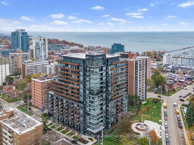 805 - 21 PARK STREET E Mississauga Ontario, L5G 0C2 - 3 Bedrooms Condo For Sale