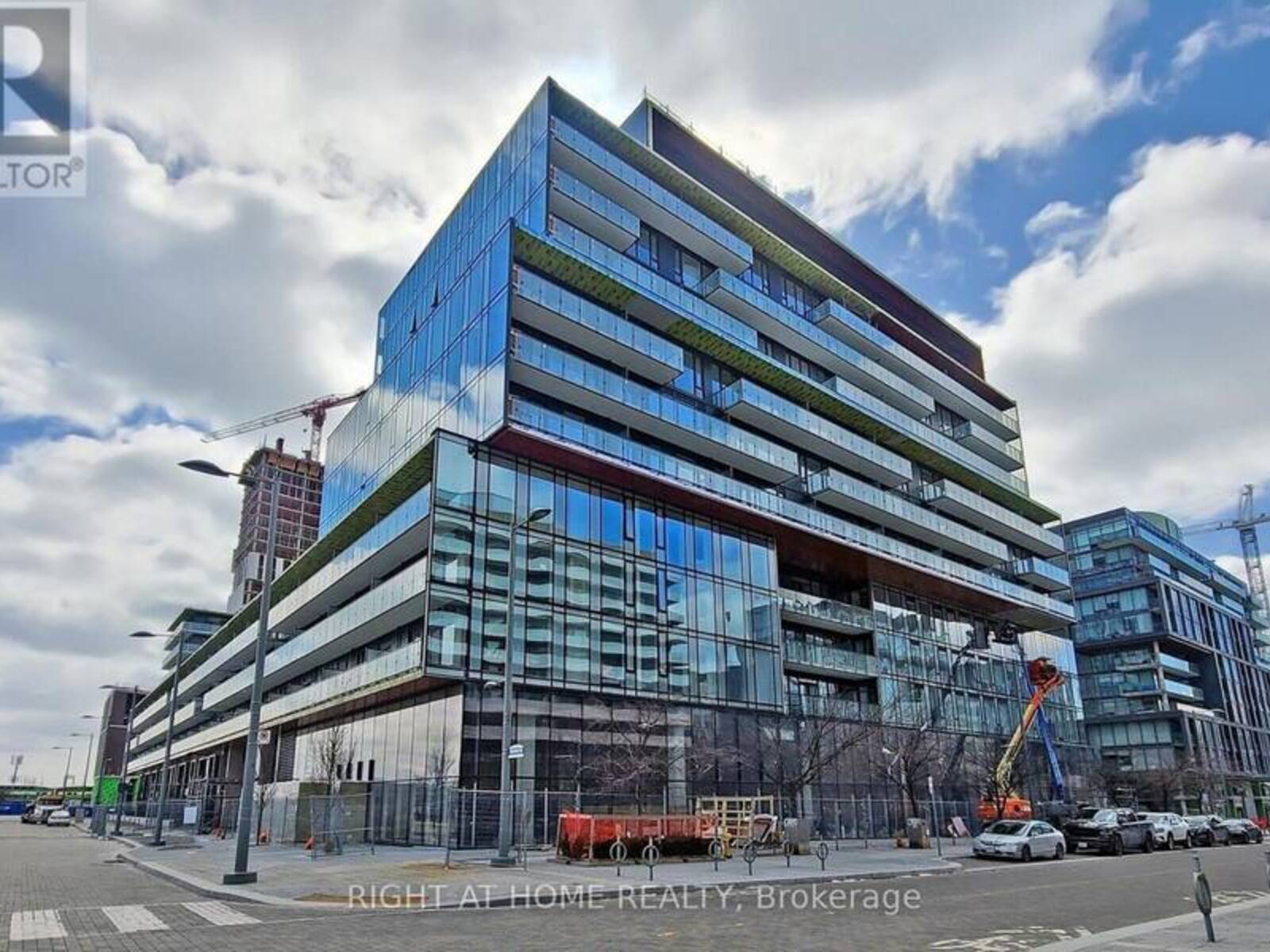 S546 - 180 MILLS STREET, Toronto, Ontario M5A 0V6
