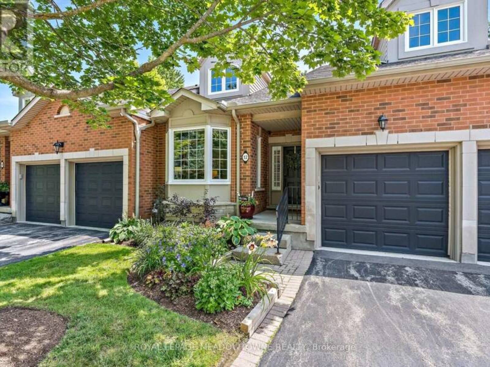 12 FAIRWAY LANE, Guelph, Ontario N1E 7A9
