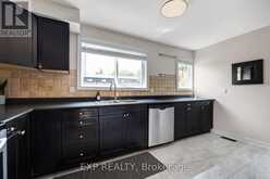 6 POPLAR CRESCENT | Aurora Ontario | Slide Image Seventeen