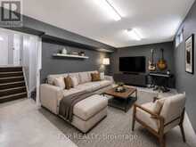 6 POPLAR CRESCENT | Aurora Ontario | Slide Image Thirty-two