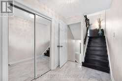 6 POPLAR CRESCENT | Aurora Ontario | Slide Image Seven