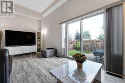 6 POPLAR CRESCENT | Aurora Ontario | Slide Image Nine