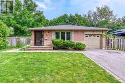 28 OSBORNE CRESCENT | Oakville Ontario | Slide Image Two