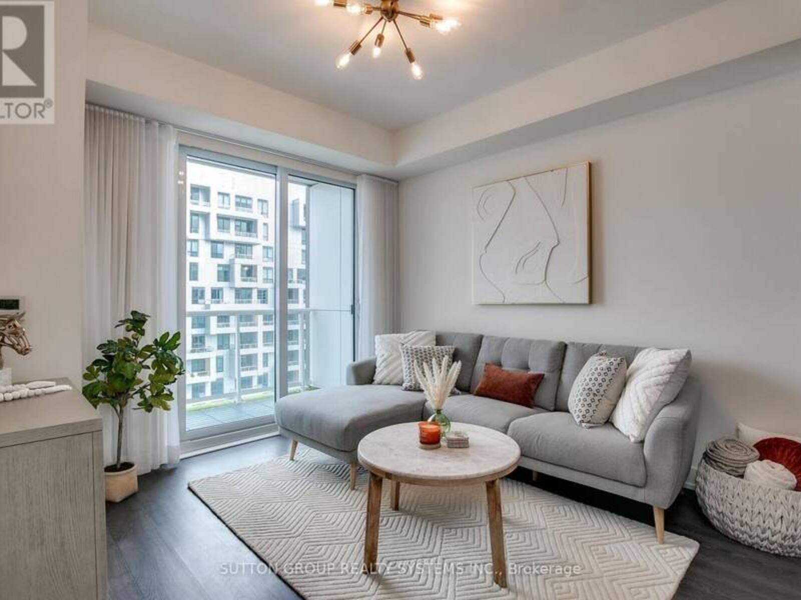 910 - 80 VANAULEY STREET, Toronto, Ontario M5T 0C9