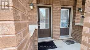 341 - 2358 CHEVRON PRINCE PATH | Oshawa Ontario | Slide Image Three