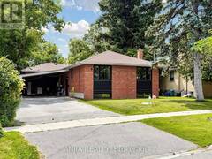 8 APPLEFIELD DRIVE Toronto Ontario, M1P 3X9