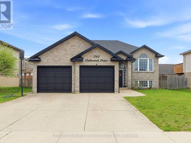 792 OAKWOOD DRIVE Port Elgin Ontario, N0H 2C4 - 5 Bedrooms Home For Sale