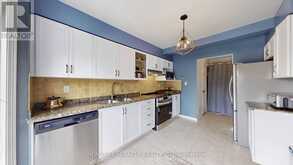 4 WILLIAM CURTIS CIRCLE | Newmarket Ontario | Slide Image Thirteen