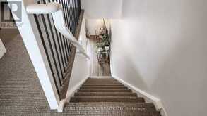4 WILLIAM CURTIS CIRCLE | Newmarket Ontario | Slide Image Twenty