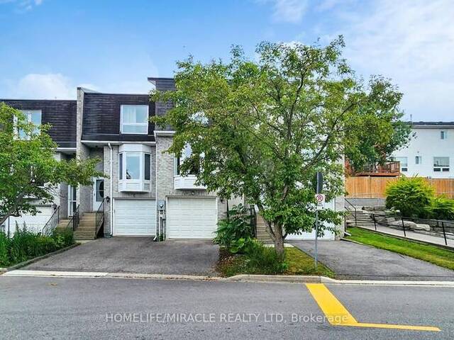 4 WILLIAM CURTIS CIRCLE Newmarket Ontario, L3Y 8L7 - Property For Sale