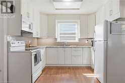 938 CLOVERLEAF DRIVE | Burlington Ontario | Slide Image Thirteen