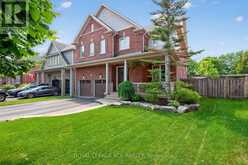 63 CAMPBELL DRIVE | Uxbridge Ontario | Slide Image Two